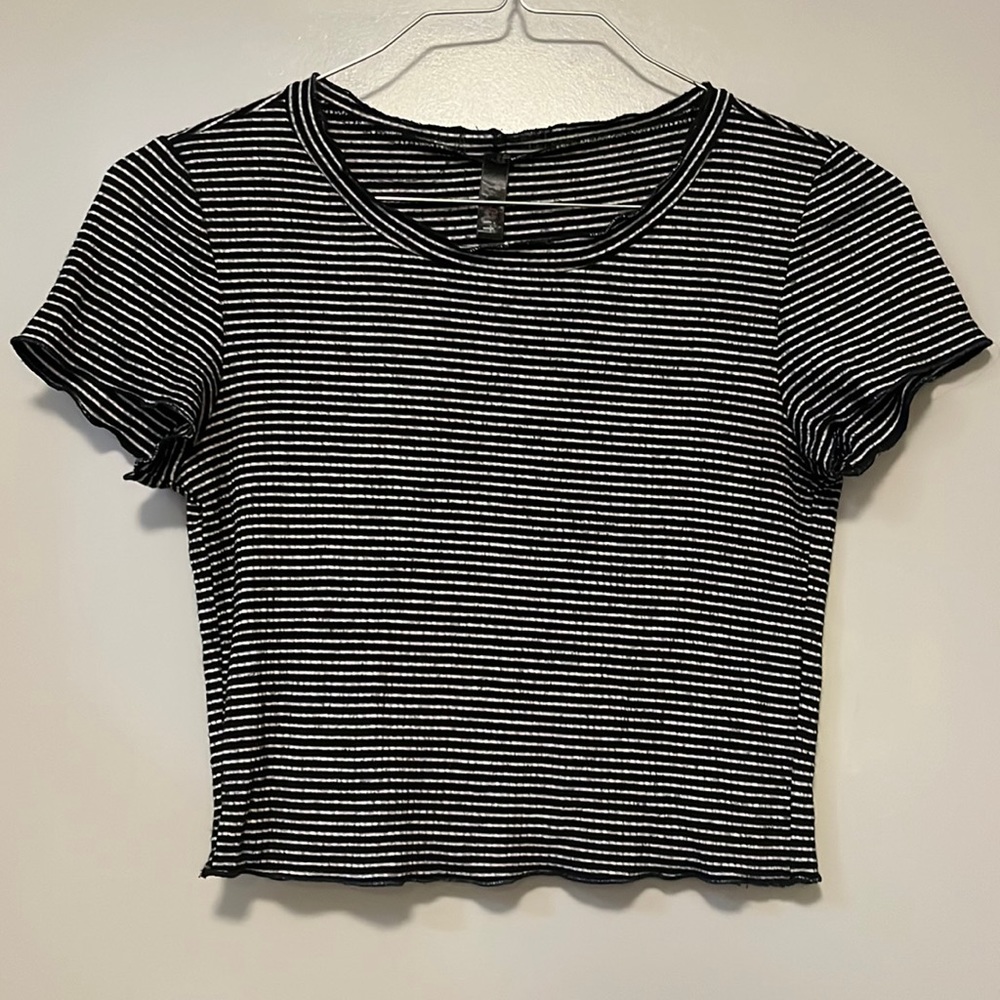 Size small cute black and white striped crop top